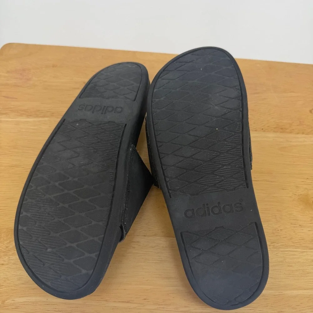 Adidas Adilette Comfort Slides Mens 7 Black Gold Sandal Sport Athleisure Slip On